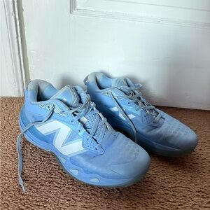 New Balance Hesi Low v2 in the Electric Sky